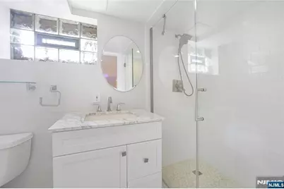 843 Belle Avenue, Teaneck Township, NJ 07666 - Photo 11