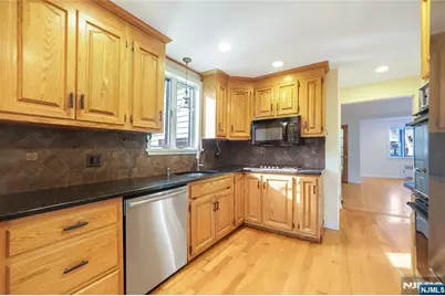 843 Belle Avenue, Teaneck Township, NJ 07666 - Photo 5