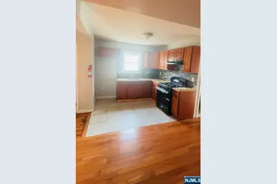 10 Tillinghast Street, Newark, NJ 07108 - Photo 3