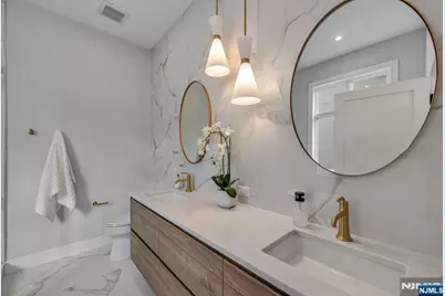 2445 E Camner Street, Fort Lee, NJ 07024 - Photo 25