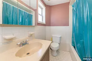 18 Van Rensselear St, Belleville, NJ 07109 - Photo 15