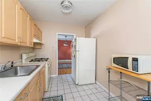18 Van Rensselear St, Belleville, NJ 07109 - Photo 7