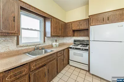18 Van Rensselear Street, Belleville, NJ 07109 - Photo 11