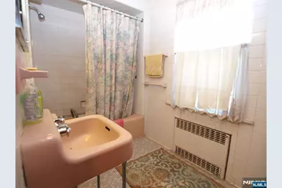 48 Caroline Avenue, Pequannock Township, NJ 07444 - Photo 19