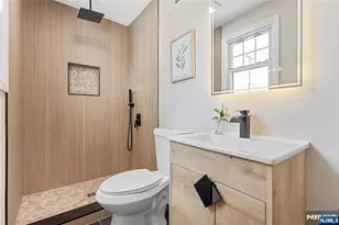 34 Emerald St, Hackensack, NJ 07601 - Photo 11