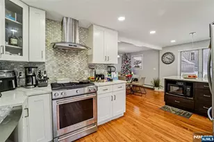 342 Lincoln Ave, Elmwood Park, NJ 07407 - Photo 15
