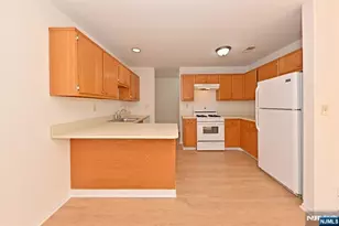 4231 Hilltop Rd, Mahwah, NJ 07430 - Photo 11