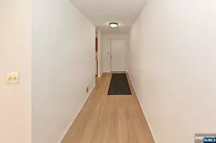 4231 Hilltop Rd, Mahwah, NJ 07430 - Photo 3