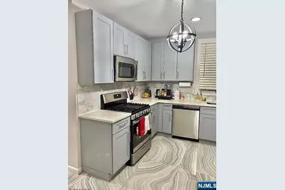 219 Peshine Avenue, Newark, NJ 07108 - Photo 5