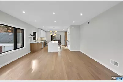 74 Liberty Place, Palisades Park, NJ 07650 - Photo 11