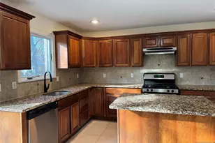 535B Lawn Ave B, Palisades Park, NJ 07650 - Photo 3