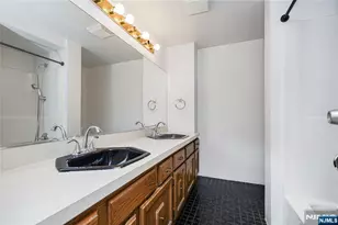 390 Gorge Road 402, Cliffside Park, NJ 07010 - Photo 15