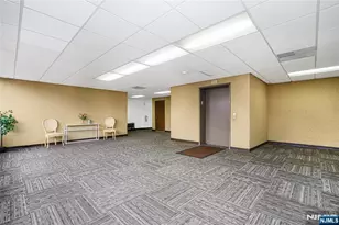 390 Gorge Road 402, Cliffside Park, NJ 07010 - Photo 23