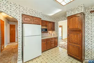 48 Center Ct, Garfield, NJ 07026 - Photo 5