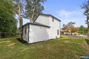 78 Maple Ln, Wayne, NJ 07470 - Photo 9