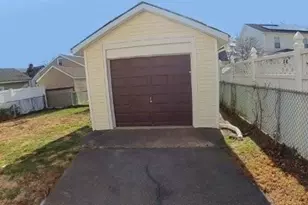 44 Tulip St, Bergenfield, NJ 07621 - Photo 3