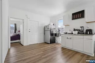 39 Thomas St, Paterson, NJ 07503 - Photo 7