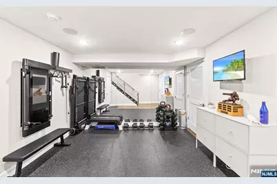 606 Undercliff Avenue 1 #1, Edgewater, NJ 07020 - Photo 29