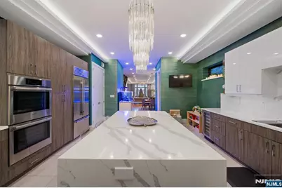 606 Undercliff Avenue 1 #1, Edgewater, NJ 07020 - Photo 3