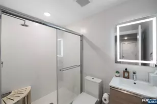 606 Undercliff Ave 1, Edgewater, NJ 07020 - Photo 31