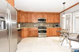 272 Belmont Pl 272, Mahwah, NJ 07430 - Photo 5