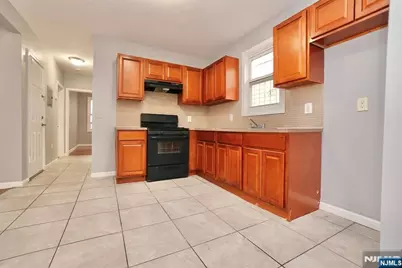 151 Vermont Avenue, Newark, NJ 07106 - Photo 7