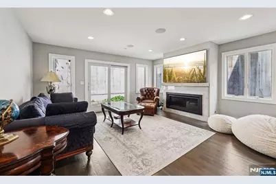 746 Undercliff Avenue B #B, Edgewater, NJ 07020 - Photo 3