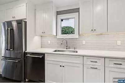 746 Undercliff Avenue B #B, Edgewater, NJ 07020 - Photo 15