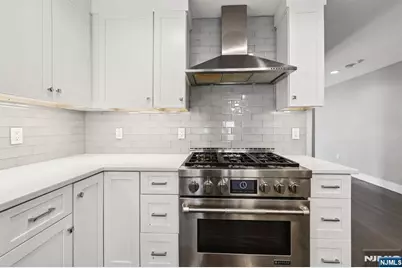 746 Undercliff Avenue B #B, Edgewater, NJ 07020 - Photo 13