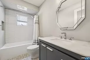 746 Undercliff Ave B, Edgewater, NJ 07020 - Photo 27