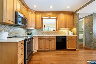 127 Central Ave, Glen Rock, NJ 07452 - Photo 11