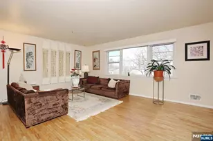 18 Schirra Dr, Wanaque, NJ 07465 - Photo 7