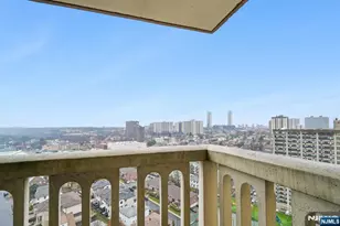 555 North 19W, Fort Lee, NJ 07024 - Photo 13