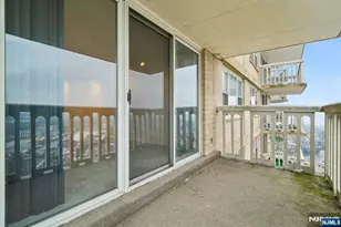 555 North 19W, Fort Lee, NJ 07024 - Photo 11