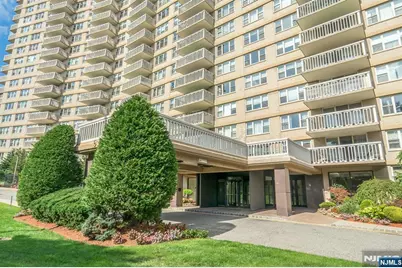 555 North 19W #19W, Fort Lee, NJ 07024 - Photo 15