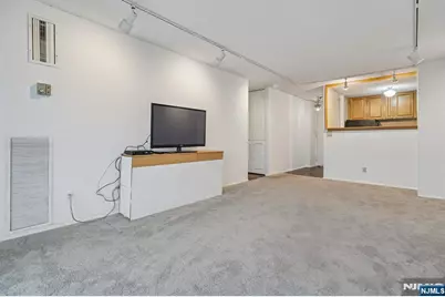 555 North 19W #19W, Fort Lee, NJ 07024 - Photo 3