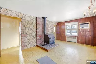 14 Lakeview Dr, Emerson, NJ 07630 - Photo 5