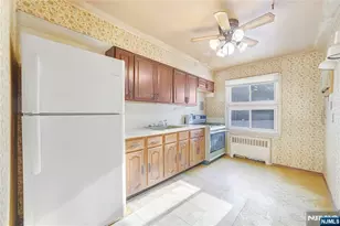 14 Lakeview Dr, Emerson, NJ 07630 - Photo 7