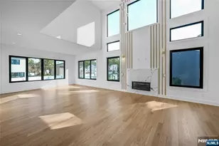 33 Oliver Rd, Paramus, NJ 07652 - Photo 9