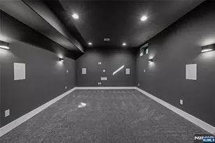 33 Oliver Rd, Paramus, NJ 07652 - Photo 43