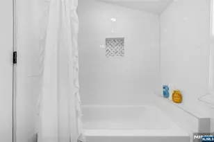 165 Pine St, Hackensack, NJ 07601 - Photo 23