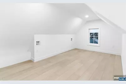 41 Entwistle Avenue, Nutley, NJ 07110 - Photo 23