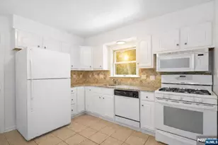 92 Arbor Dr, Ho Ho Kus, NJ 07423 - Photo 3