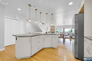 300 Gorge Road 38, Cliffside Park, NJ 07010 - Photo 5