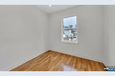 372 Rutherford Boulevard, Clifton, NJ 07014 - Photo 15