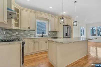 372 Rutherford Boulevard, Clifton, NJ 07014 - Photo 7