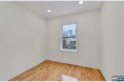 372 Rutherford Boulevard, Clifton, NJ 07014 - Photo 31