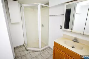 7 Westminster Pl, Garfield, NJ 07026 - Photo 19