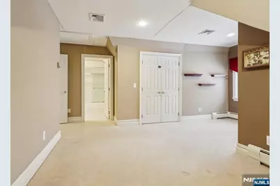 84 Walsh Drive, Mahwah, NJ 07430 - Photo 31