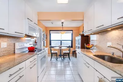 2 Claridge Drive 4Mw #4MW, Verona, NJ 07044 - Photo 7